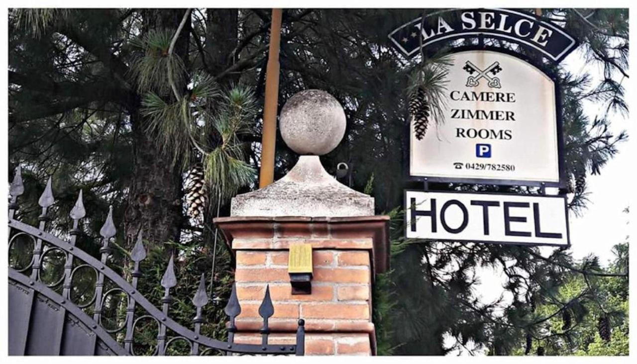מונסליצ'ה Hotel La Selce מראה חיצוני תמונה